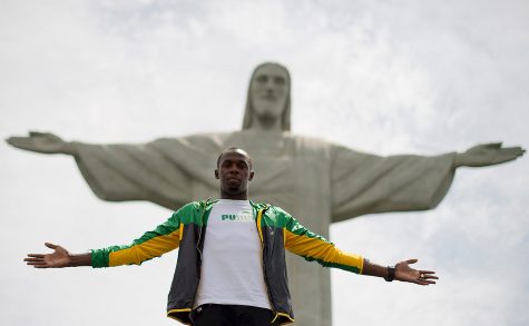 2012-1023-Usain-Bolt-Christ-the-Redeemer-statue