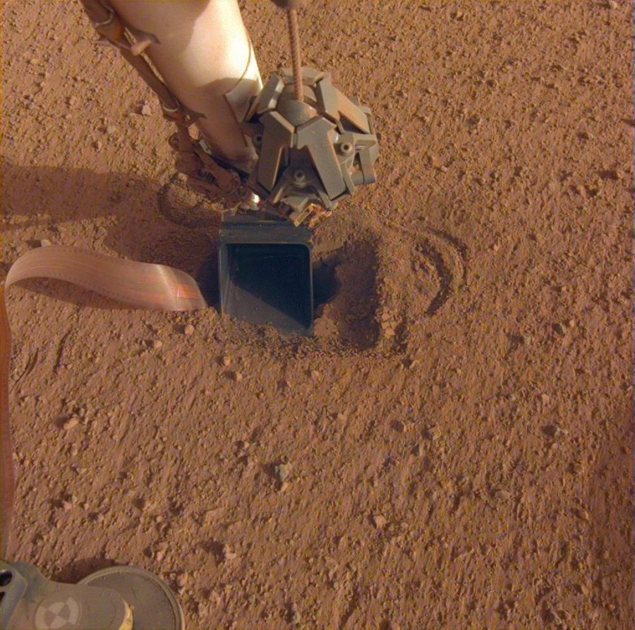 NASAS Mars Digging Expedition Leaves Them 800 Million Dollars in the Hole