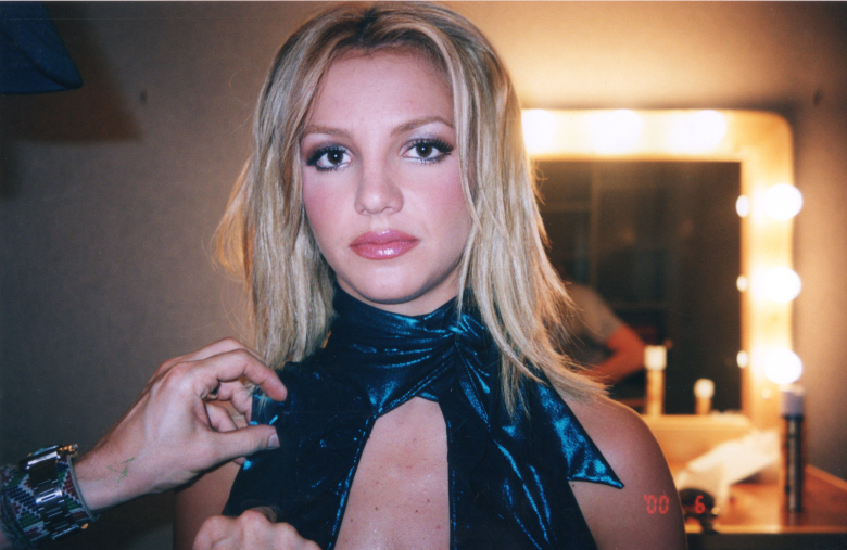 THE NEW YORK TIMES PRESENTS  Framing  Britney Spears Episode 6 (Airs Friday, February 5, 10:00 pm/ep) -- Behind the scenes during the shoot for the “Lucky” music video in 2000. A moment captured by Britney’s assistant and friend Felicia Culotta. CR: FX